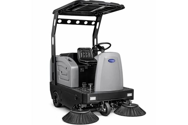 Аккумуляторная подлогомоющая машина с сиденьем CORMAK ZP8700 1