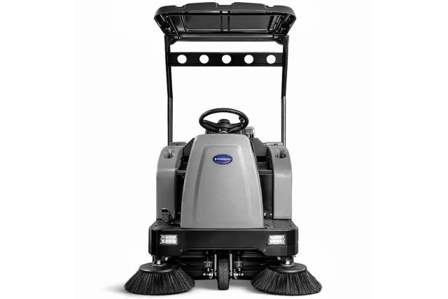 Аккумуляторная подлогомоющая машина с сиденьем CORMAK ZP8700 2