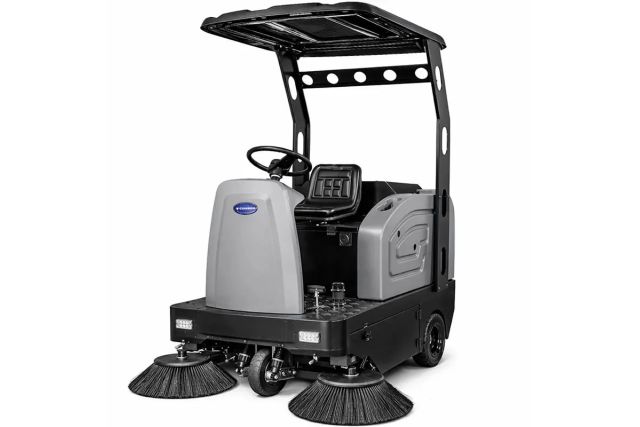 Аккумуляторная подлогомоющая машина с сиденьем CORMAK ZP8700 3