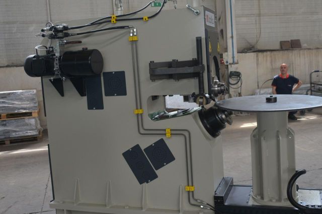 Отбортовочно-отрезной станок Isitan SDK 8