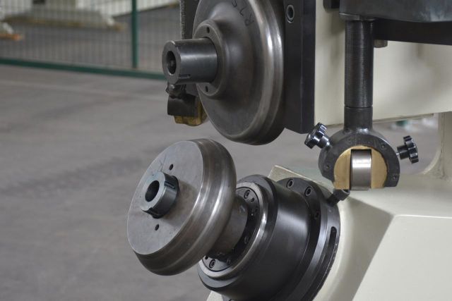 Отбортовочно-отрезной станок Isitan SDK 8