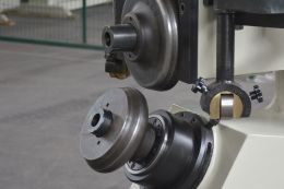 Отбортовочно-отрезной станок Isitan SDK 8 Отбортовочно-отрезной станок Isitan SDK 8