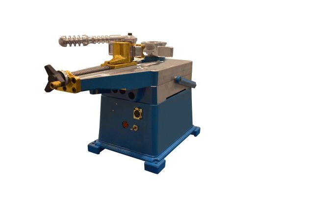 Бездорновой трубогиб Isitan BK 070 М