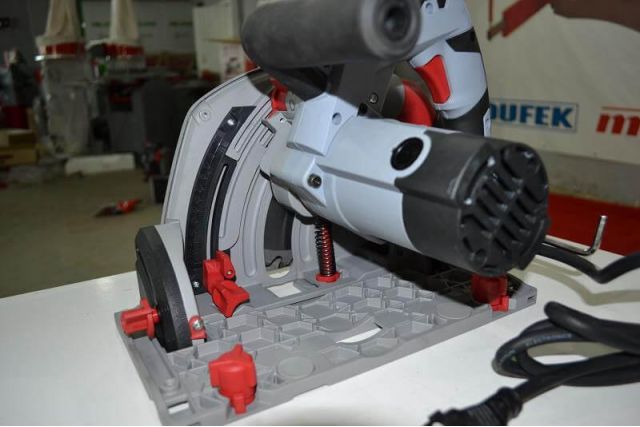 Заглибна дискова пила Holzmann TAS 165 (напрямна лінійка не входить у комлектація)