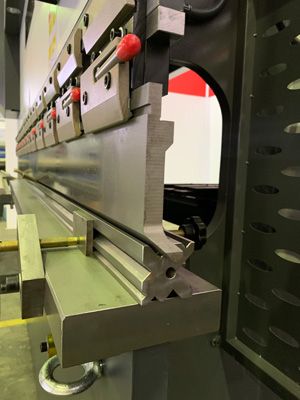 Гідравлічний листозгинальний прес з ЧПУ Isitan EDGEBENDER 2160 NC 8840